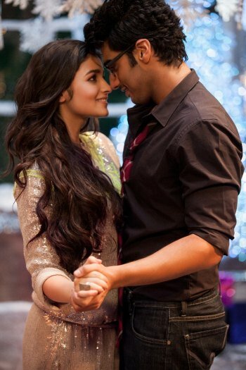 Pics: Alia Bhatt and Arjun Kapoor sizzle as a couple in Offo song from 2 States Alia Bhatt and Arjun Kapoor share sizzling chemistry in 2 States' Offo song